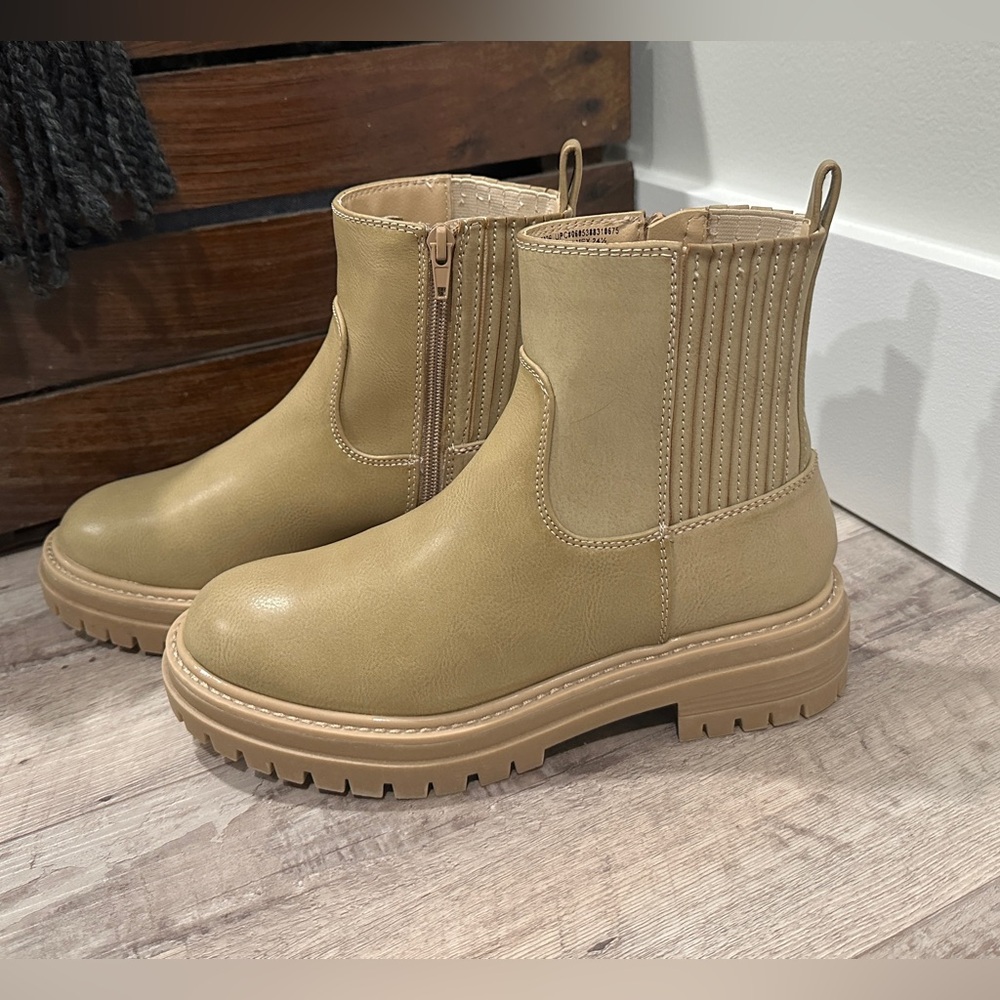 Stylish Tan Ankle Boots for Women-Chelsea Boot